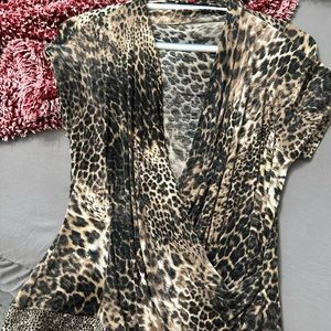 Leopard print layering top size medium